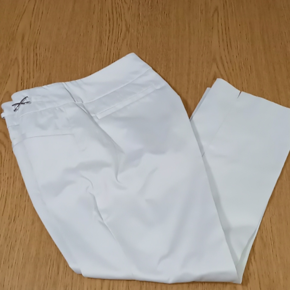 NY&C. Cropped pants